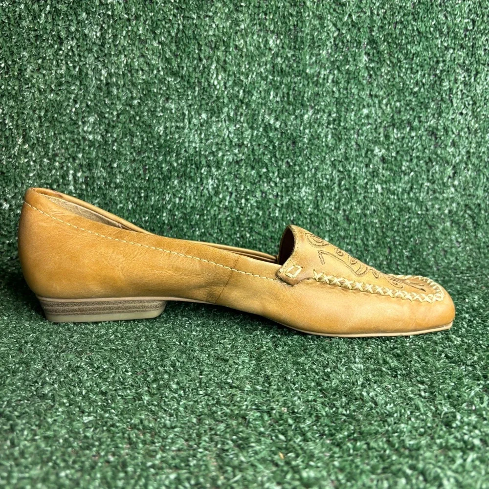 Liz Claiborne Flex Darla‎ Tan Leather Embroidered Square Toe Loafers Womens 10M